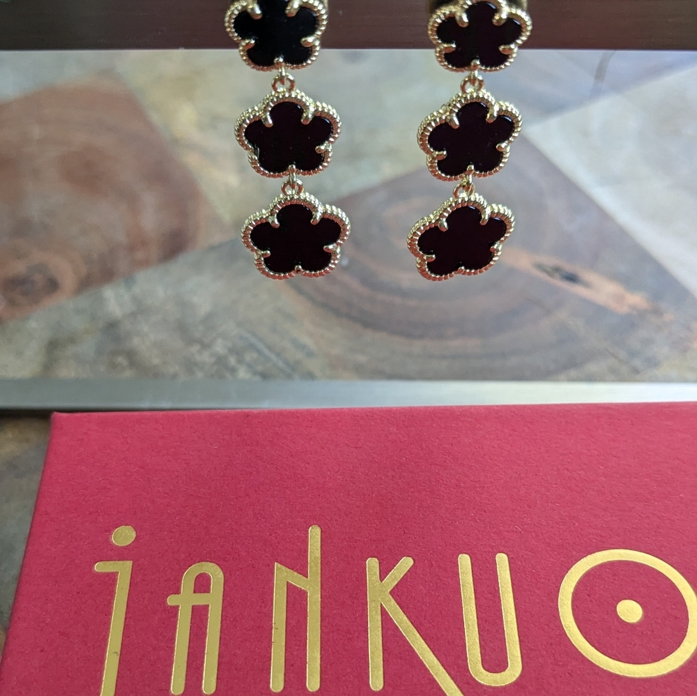 Jankuo 14k Gold Plated Jet Onyx Beveled Clover Drop Earrings New in box ❤